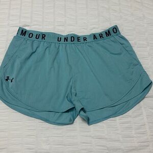 Under Armour women’s athletic shorts size XL. Never worn